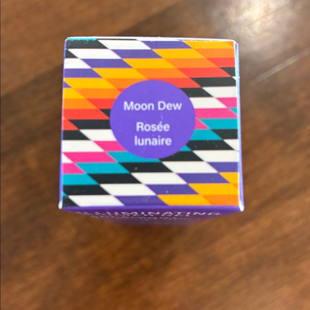 Cheekbone illuminating primer gel in moon dew - Picture 2 of 5